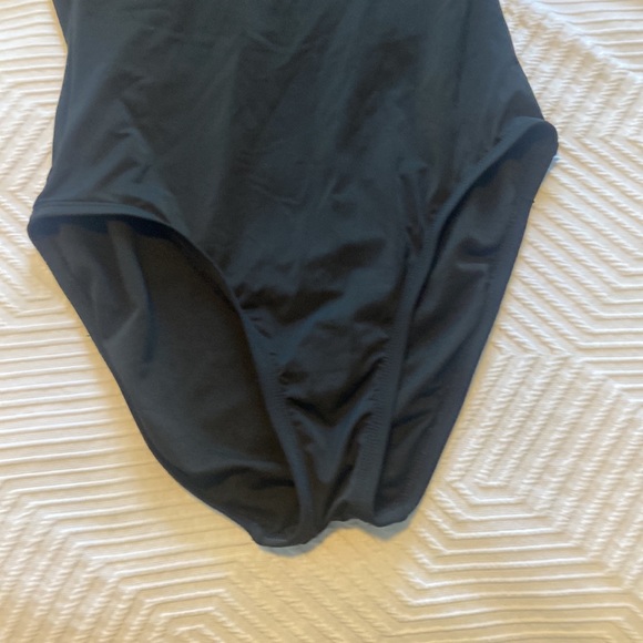 Black one puede off the shoulder bathing suit - Picture 3 of 4